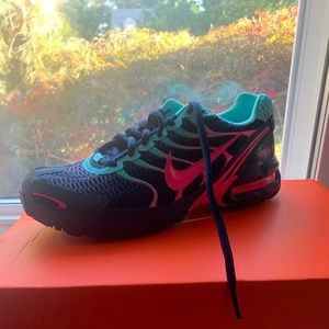 Brand New: Nike Running Sneaker